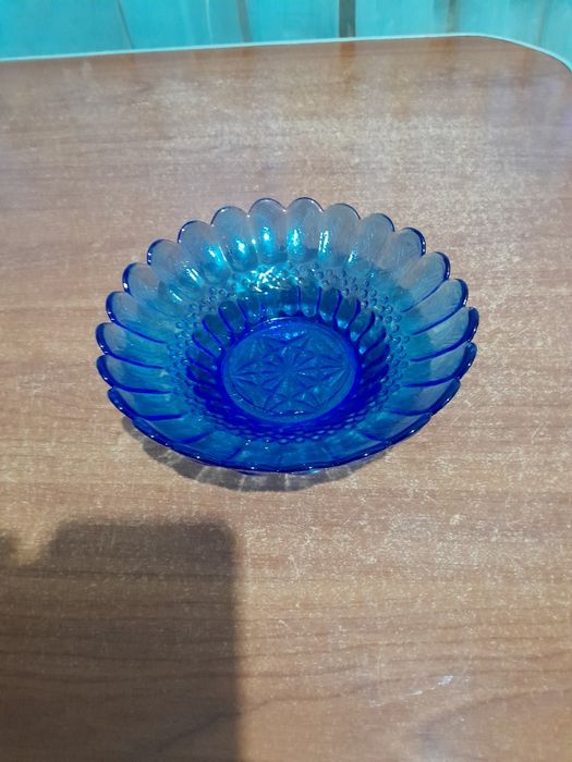 Продам разную стеклянную посуду