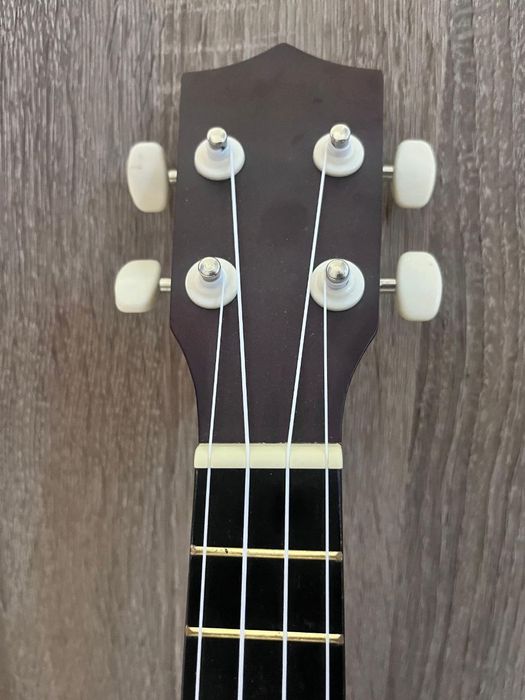 Укулеле,гитара новый