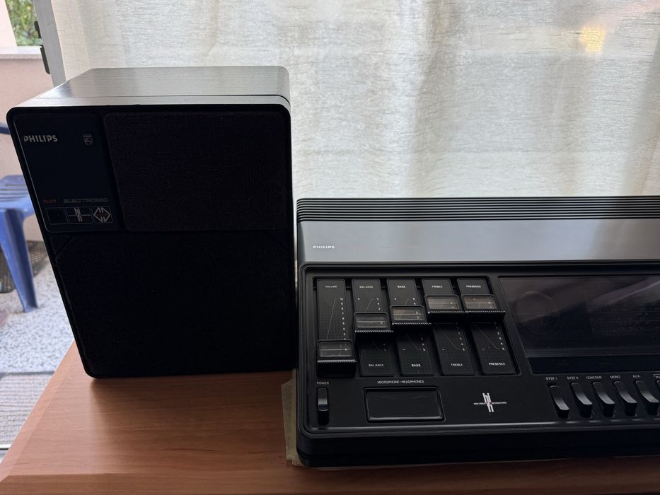 PHILIPS магнетофон, грамофон, касетофон дек, тонколони с предусилвател