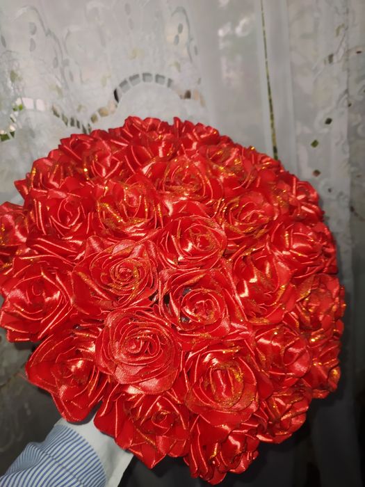 Букеты из атласных роз