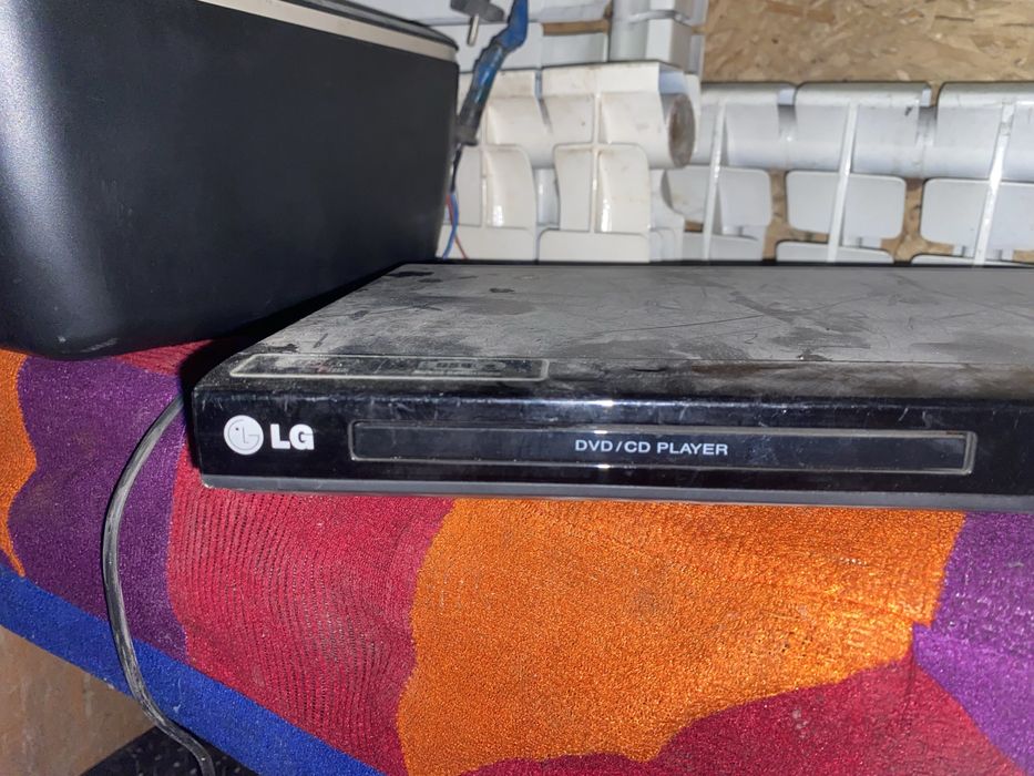 Продам CD/DVD player LG