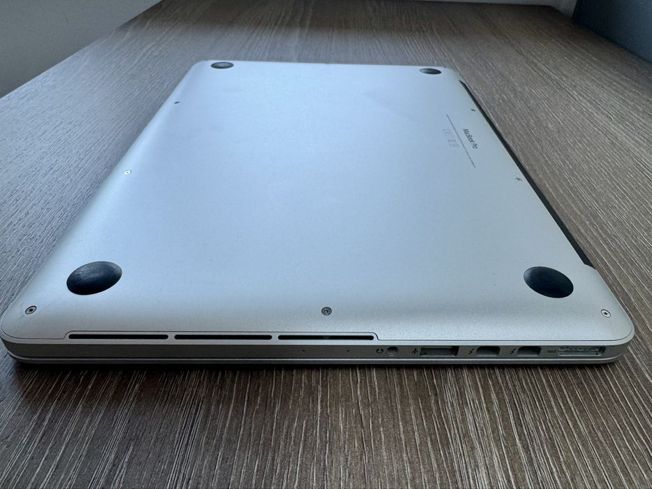 MacBook pro 13inch  early 2015