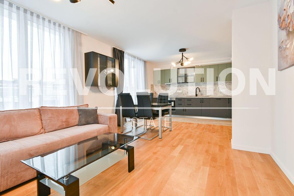 Дава се под наем Тристаен апартамент в София, Дружба 2 - 150 кв.м за 1196.97 € - Снимка #1