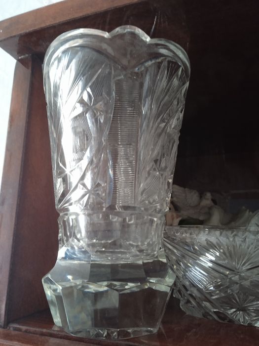 Продаю хрусталь вазы и прочее