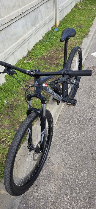 Bicicleta Specialized Rockhopper frumoasă