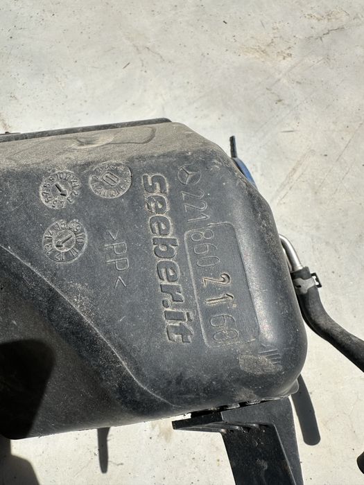 Vas rezervor / bidon  stropgel / lichid spalare parbriz Mercedes x174 w204 w205 w207 / w211 / w212 / w219 / w221 c class / cls / e class / s class