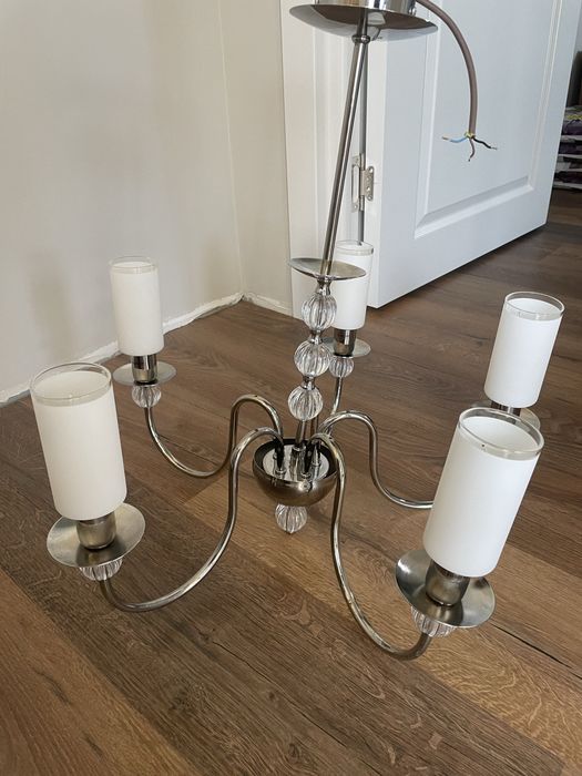 Vand candelabru nou neutilizat !!!