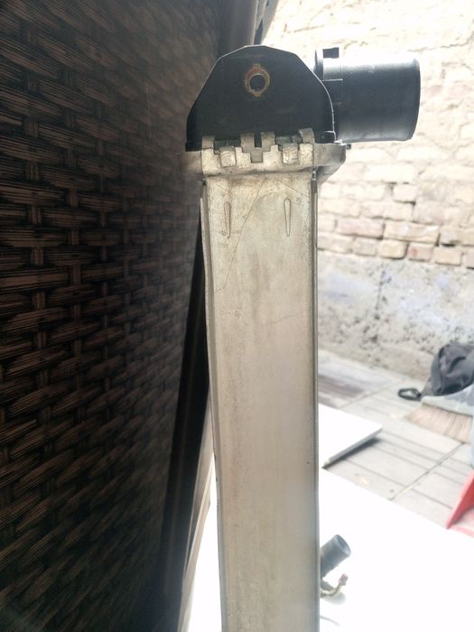 Радиатор на Toyota land cruiser.