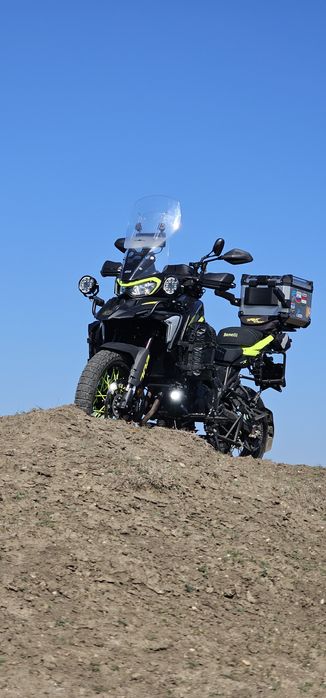 Vând Benelli TRK702X