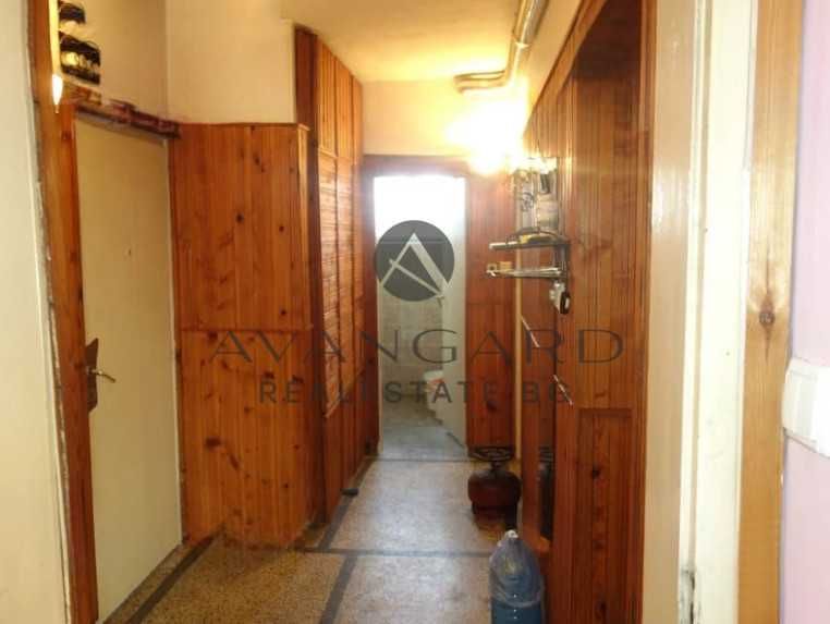 оф.23365 Етаж от къща/ Прослав