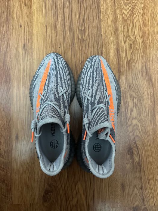 чисто нови adidas Yeezy 350 boots