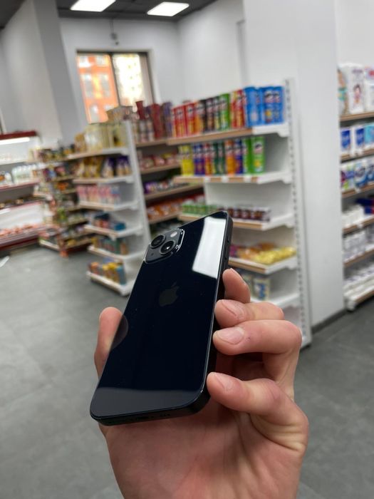 Айфон 13 каропка есть