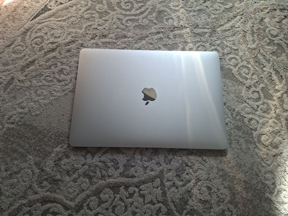 Продам Macbook Air M1