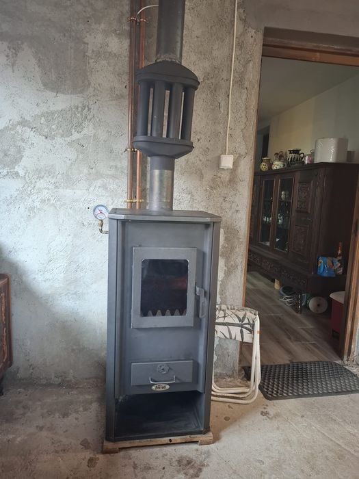 Termoșemineu pe lemn, cărbune, brichete Ferroli Mirano H 22 kW 2,8 kg/h 105x49x46 cm