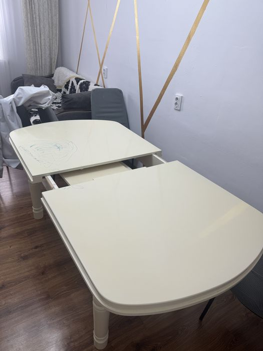 Стол кухонный, обеденный