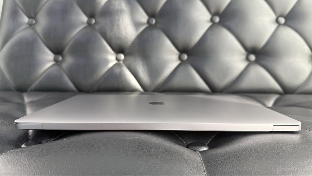 Apple MacBook Pro 2019 i9 16GB/1TB в идеальном состоянии