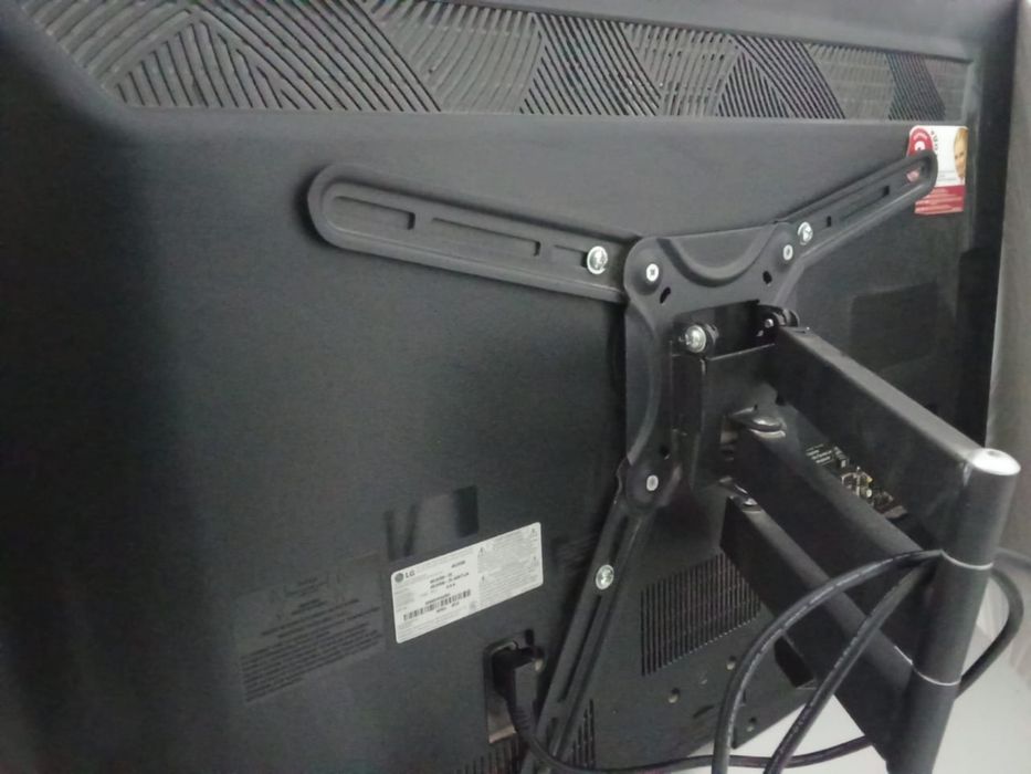 Продам телевизор lG