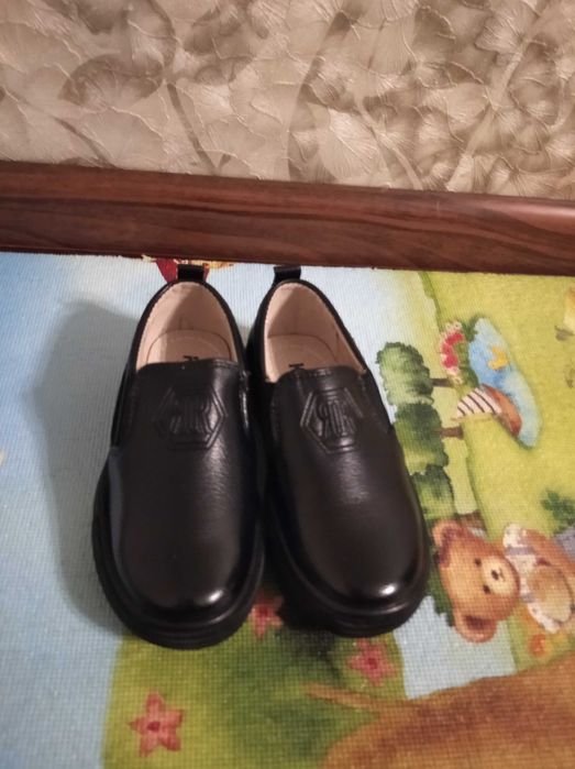 Продам туфли для мальчика