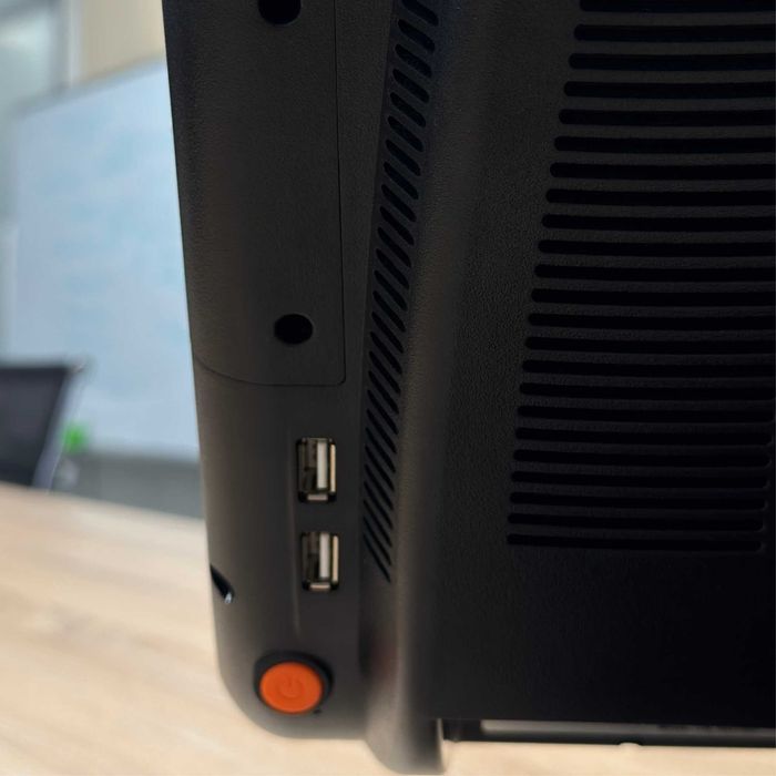 Сенсорный моноблок Castom Intel Core i3: касса с экраном покупателя
