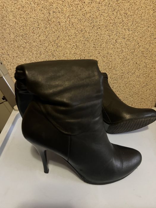 Осенние кожаные сапоги