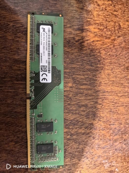 Продам DDR4   на 4 Gb