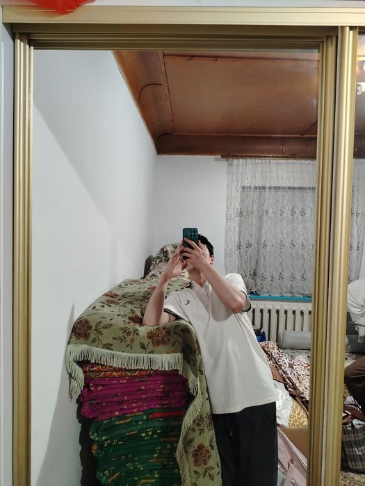 Шифоньер сатылады.