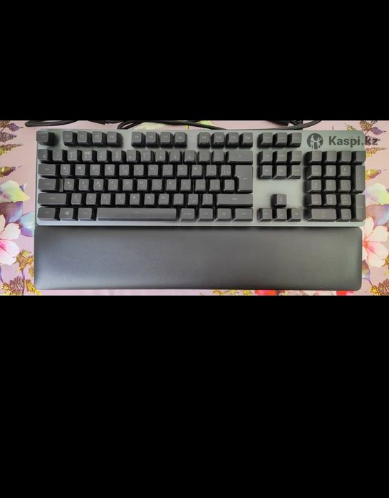 Игровая клавиатура Logitech