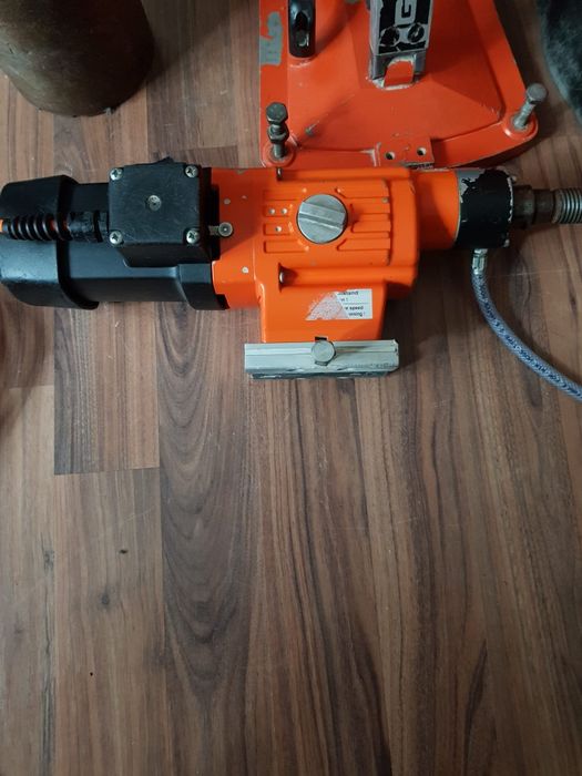 Mașină de carotat golz gbm 25 și  stativ sd 250.