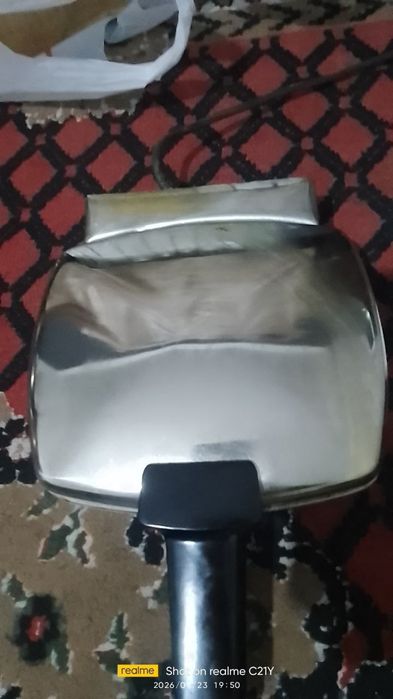 Вафельница продаётся