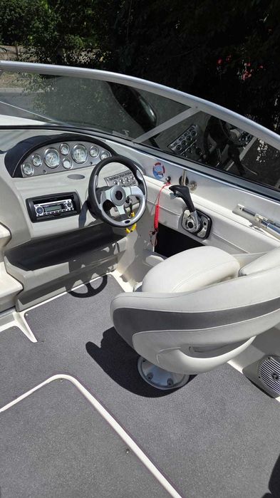 Vand Barca Bayliner 652