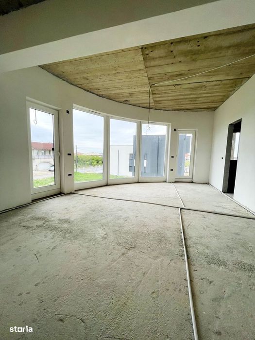 Casǎ de vânzare 7 camere P+E Sânmartin