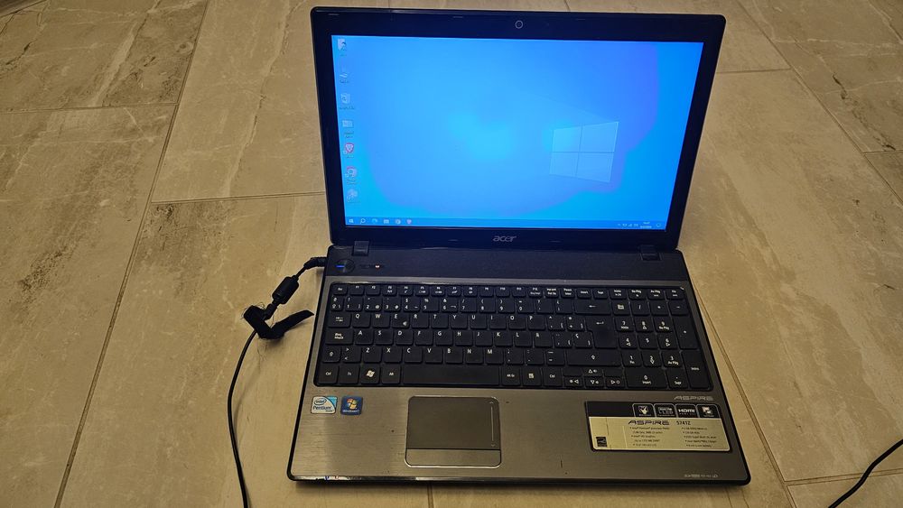 Лаптоп Acer и подаръци
