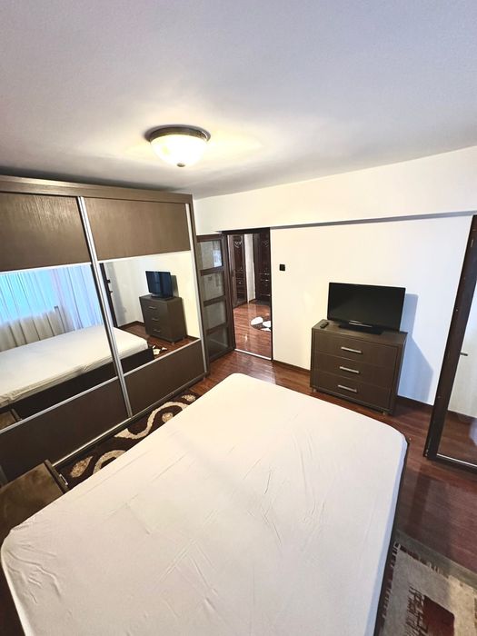 Inchiriez apartament 2 camere, Zona 8 Mai