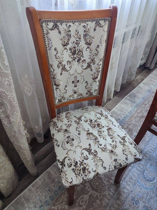 Продам стол со стульями
