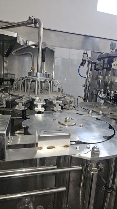 Розлив машина газ безгаз.
