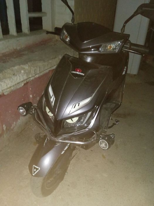 Skuter M8 150 cc