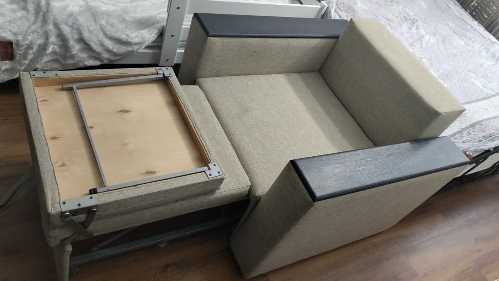 Кресло - кровать в отличном состоянии!