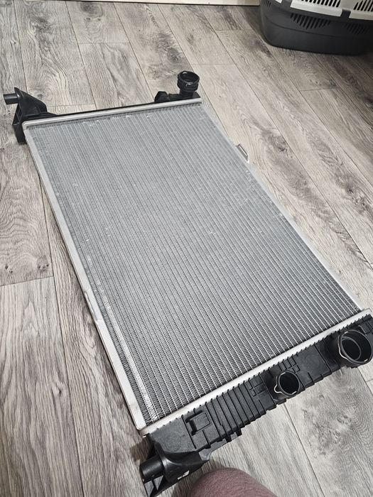 Радиатор двигателя w212