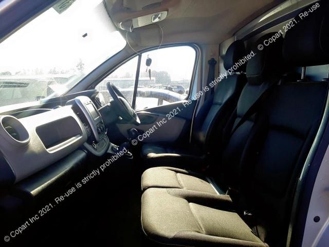 Dezmembrez Renault Trafic 3