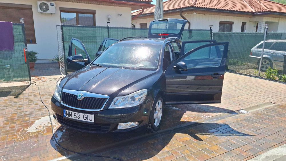 Skoda Octavia 2  Combi 1.6 TDI – 2012 Facelift – 258.000 km (Cotinuu rulaj ~ 20 km/zi)
