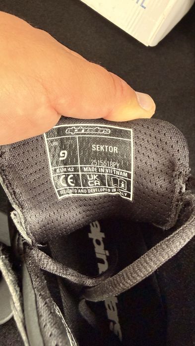 Ghete Alpinestar Sektor marimea 42 noi purtate o singura data