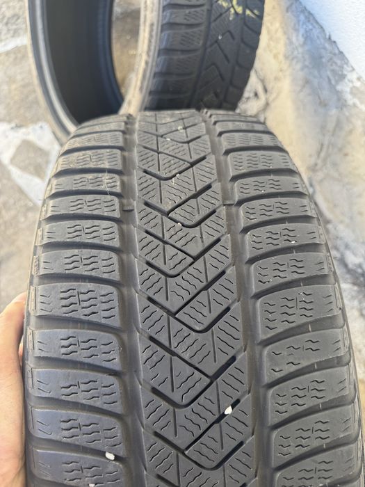 Зимни гуми 245/45/19 PIRELLI SOTTOZERO 3