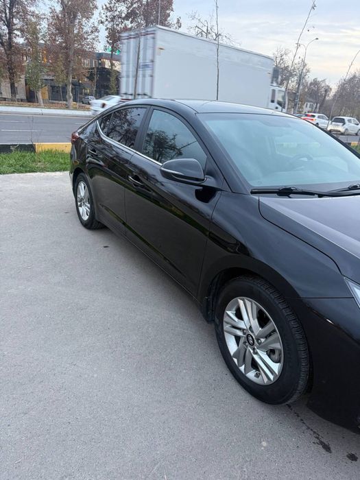 Hyundai Elantra 2020