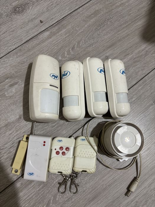 Безжична алармена система PNI PG2710 + 3 сензора за движение PNI HS003