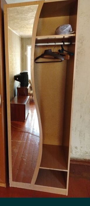 Шкафы продам для одежды