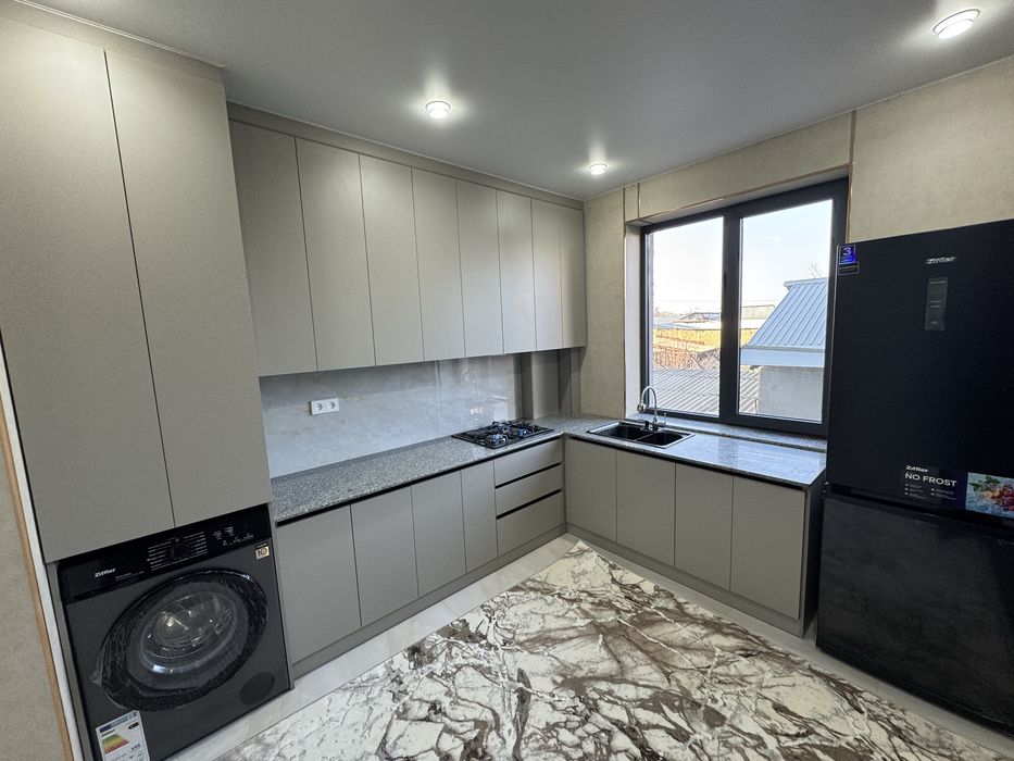 Продаётся 1х ком. кв. 30,5 м/кв на 2-этаже со всеми условиями.