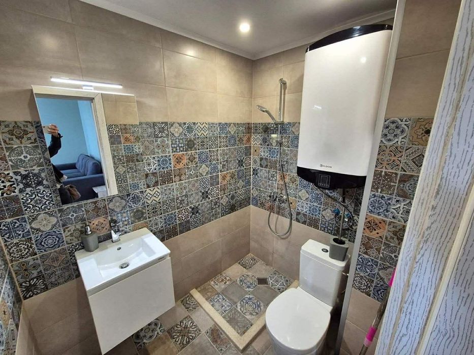 Дава се под наем Двустаен апартамент в Варна, Кайсиева градина - 60 кв.м за 348.84 € - Снимка #3