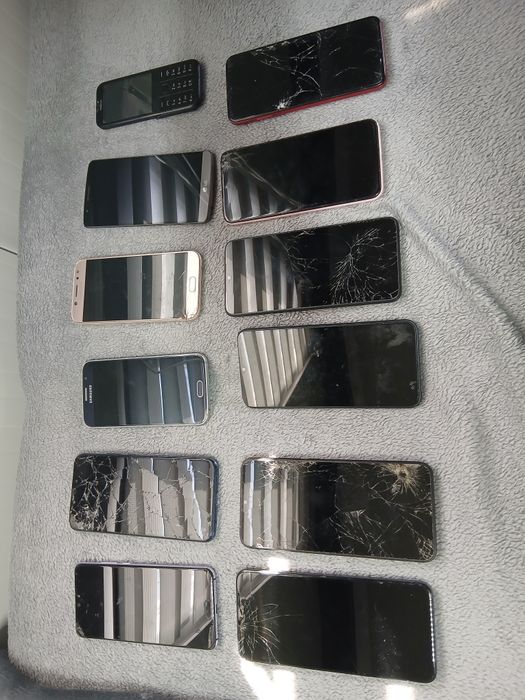Lot telefoane pentru piese