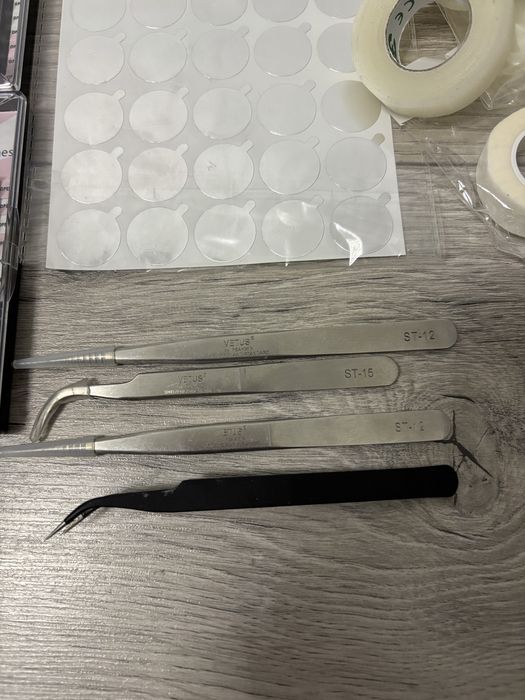 Consumabile pentru extensii gene