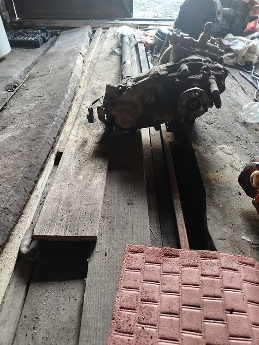 Продам раздатку с передним карданом